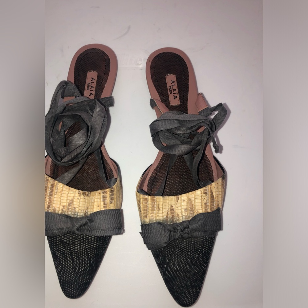 Alaia reptile ankle strap flats 36.5=6.5